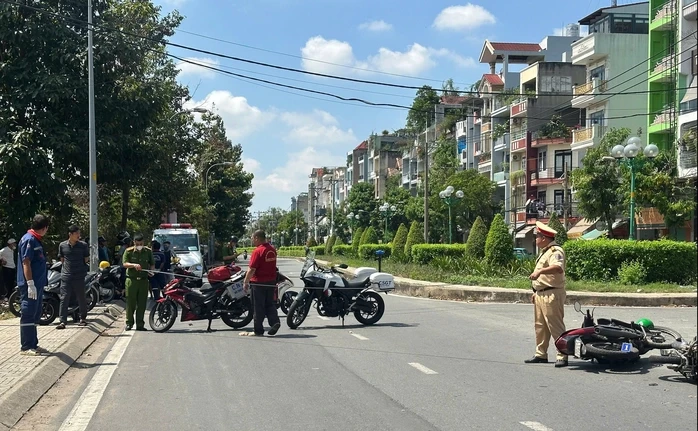Tai nạn giao thông nghiêm trọng trên đường Tân Sơn, TPHCM Tai nạn giao thông nghiêm trọng trên đường Tân Sơn, TPHCM