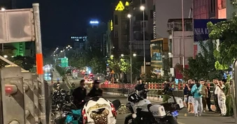 Tai nạn nghiêm trọng trên cầu vượt Hoàng Hoa Thám