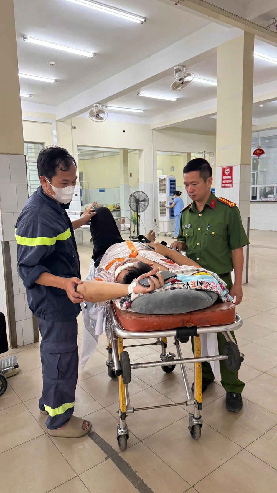 Tai nạn xe khách nghiêm trọng trên đường cao tốc TPHCM - Long Thành - Dầu Giây Tai nạn xe khách nghiêm trọng trên đường cao tốc TPHCM - Long Thành - Dầu Giây
