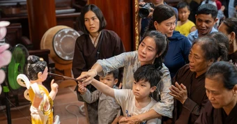 Tại sao có nghi thức tắm Phật trong lễ Phật đản?