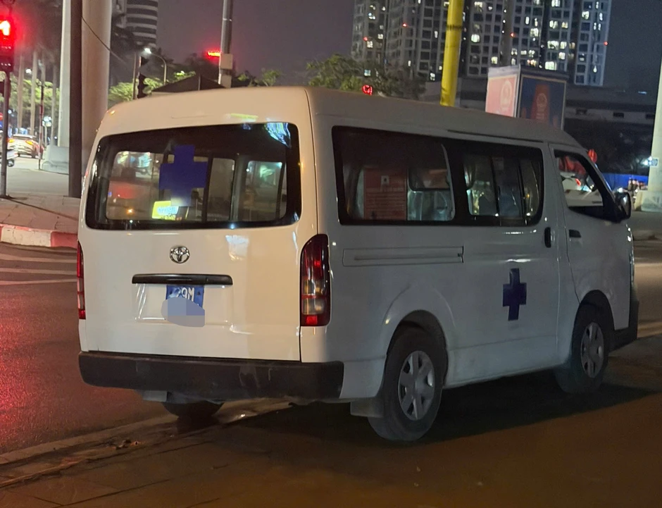 Tài xế xe biển xanh ở Hà Nội vi phạm nồng độ cồn trong đêm 8/3 Tài xế xe biển xanh ở Hà Nội vi phạm nồng độ cồn trong đêm 8/3