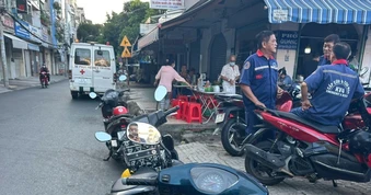 Tài xế xe ôm tử vong trong khu chợ ở TPHCM