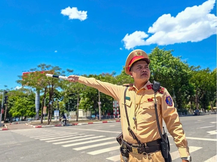 Tạm cấm nhiều tuyến đường ở Hà Nội từ 3 - 5 / 6 Trong Đại hội Công đoàn Việt Nam Tạm cấm nhiều tuyến đường ở Hà Nội từ 3 - 5 / 6 Trong Đại hội Công đoàn Việt Nam