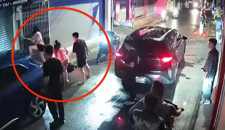 Tạm giữ nam thanh niên đuổi đánh 2 cô gái trong đêm Tạm giữ nam thanh niên đuổi đánh 2 cô gái trong đêm