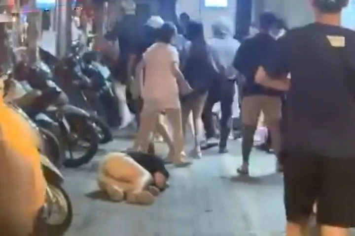 Tạm giữ nam thanh niên đuổi đánh 2 cô gái trong đêm Tạm giữ nam thanh niên đuổi đánh 2 cô gái trong đêm