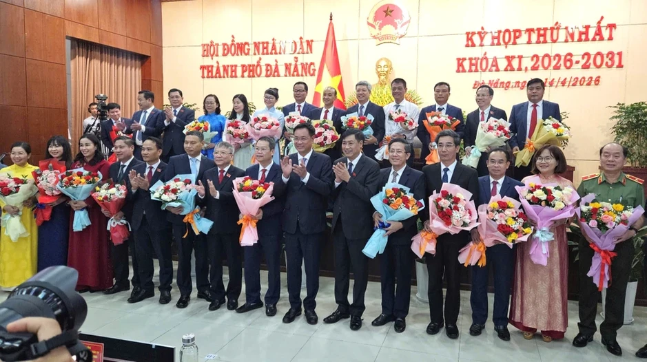 Tân Chủ tịch Đà Nẵng nói về 5 nhiệm vụ trọng tâm trong ngày nhậm chức Tân Chủ tịch Đà Nẵng nói về 5 nhiệm vụ trọng tâm trong ngày nhậm chức