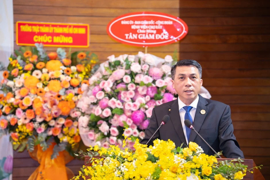 Tân Giám đốc Bệnh viện Chợ Rẫy 'chưa từng nghĩ một ngày mình trở thành bác sĩ' Tân Giám đốc Bệnh viện Chợ Rẫy 'chưa từng nghĩ một ngày mình trở thành bác sĩ'