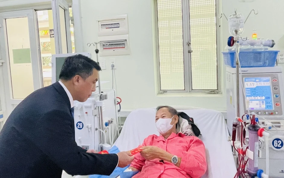 Tân Giám đốc Bệnh viện Chợ Rẫy 'chưa từng nghĩ một ngày mình trở thành bác sĩ' Tân Giám đốc Bệnh viện Chợ Rẫy 'chưa từng nghĩ một ngày mình trở thành bác sĩ'