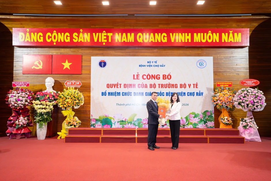 Tân Giám đốc Bệnh viện Chợ Rẫy 'chưa từng nghĩ một ngày mình trở thành bác sĩ' Tân Giám đốc Bệnh viện Chợ Rẫy 'chưa từng nghĩ một ngày mình trở thành bác sĩ'