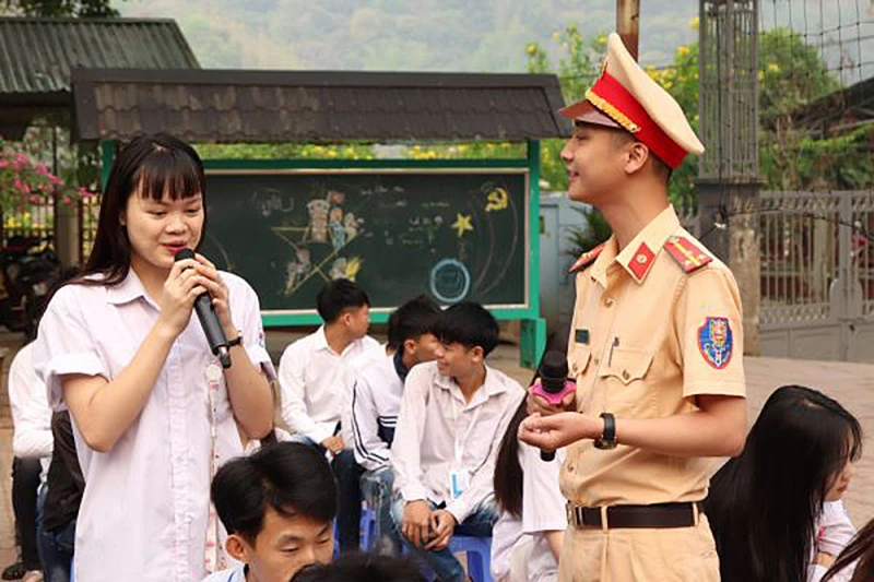 Tăng cường đảm bảo an toàn giao thông trong lứa tuổi học sinh ở Sơn La