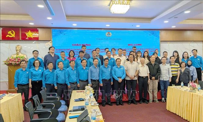 Tăng cường hợp tác Công đoàn Việt Nam - Singapore nhằm nâng cao chất lượng nguồn nhân lực Tăng cường hợp tác Công đoàn Việt Nam - Singapore nhằm nâng cao chất lượng nguồn nhân lực
