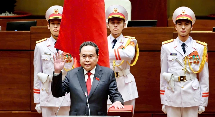 Tạo động lực cho giai đoạn phát triển mới Tạo động lực cho giai đoạn phát triển mới