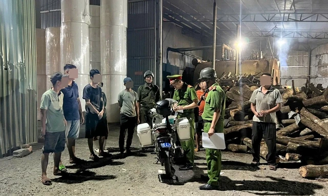 Tất cả người dân chú ý quy định mới về khai báo lưu trú cho người thân, bạn bè ở qua đêm Tất cả người dân chú ý quy định mới về khai báo lưu trú cho người thân, bạn bè ở qua đêm