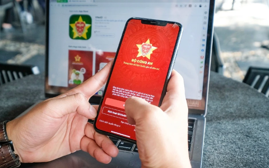 Tất cả người dân có sổ BHXH, thẻ BHYT chú ý thông báo mới nhất của Bảo hiểm xã hội Việt Nam Tất cả người dân có sổ BHXH, thẻ BHYT chú ý thông báo mới nhất của Bảo hiểm xã hội Việt Nam