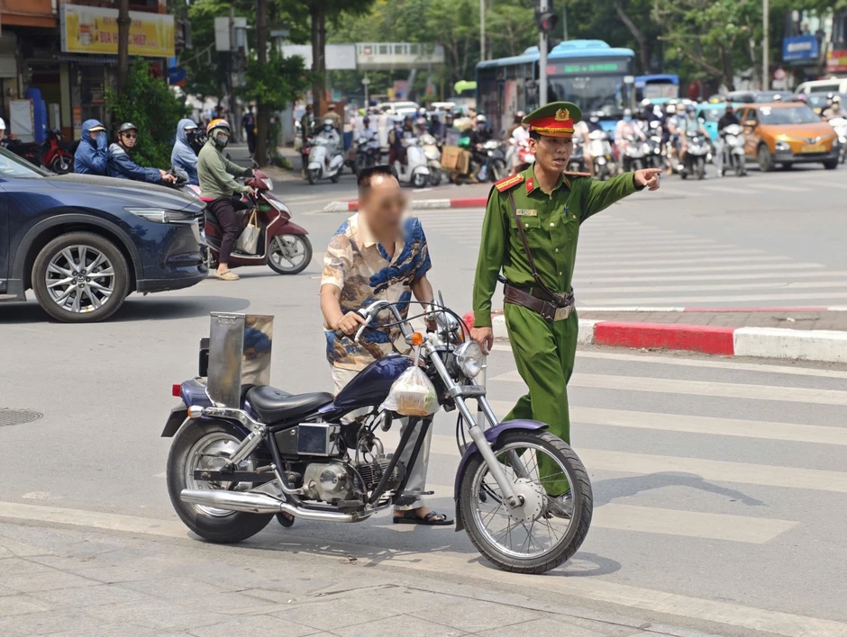 Tất cả người tham gia giao thông ở Hà Nội đặc biệt chú ý lỗi vi phạm này Tất cả người tham gia giao thông ở Hà Nội đặc biệt chú ý lỗi vi phạm này