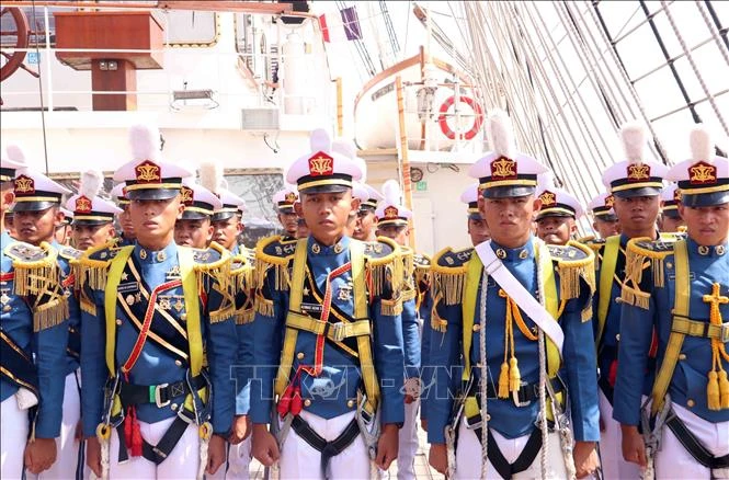 Tàu buồm huấn luyện hải quân lớn nhất Đông Nam Á cập cảng TP Hồ Chí Minh