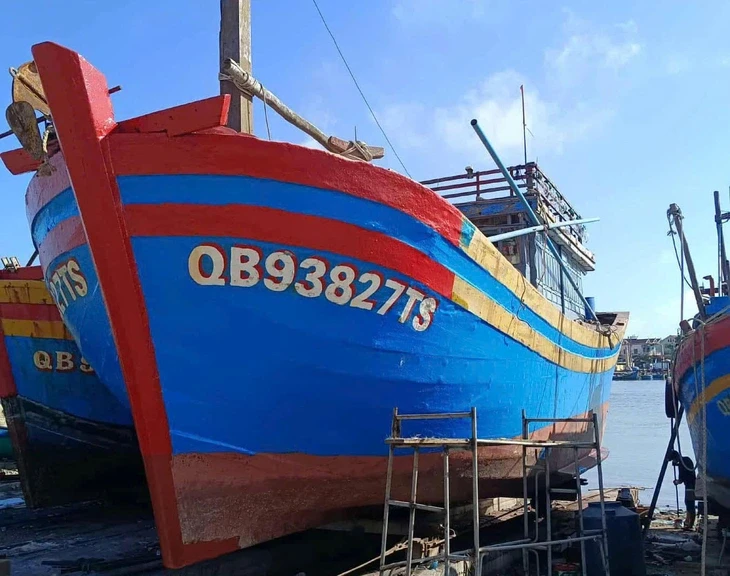Tàu cá bỗng nhiên ‘biến mất’ ở vùng biển cách Đà Nẵng 19 hải lý Tàu cá bỗng nhiên ‘biến mất’ ở vùng biển cách Đà Nẵng 19 hải lý