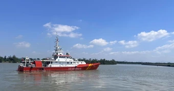 Tàu chở 11 người nghi bị sóng đánh chìm ở Hải Phòng, 6 người mất tích