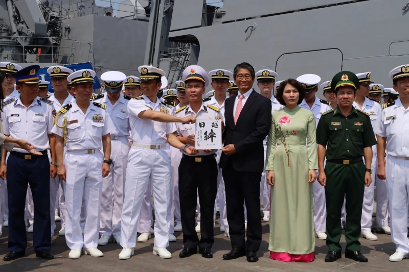 Tàu hộ vệ tên lửa Asahi của Nhật Bản thăm hữu nghị Đà Nẵng Tàu hộ vệ tên lửa Asahi của Nhật Bản thăm hữu nghị Đà Nẵng