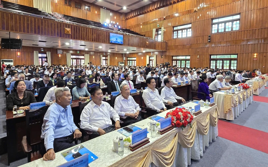 Tây Ninh phát sinh chi phí rất lớn khi tỉnh làm việc song song 2 cơ sở Tây Ninh phát sinh chi phí rất lớn khi tỉnh làm việc song song 2 cơ sở