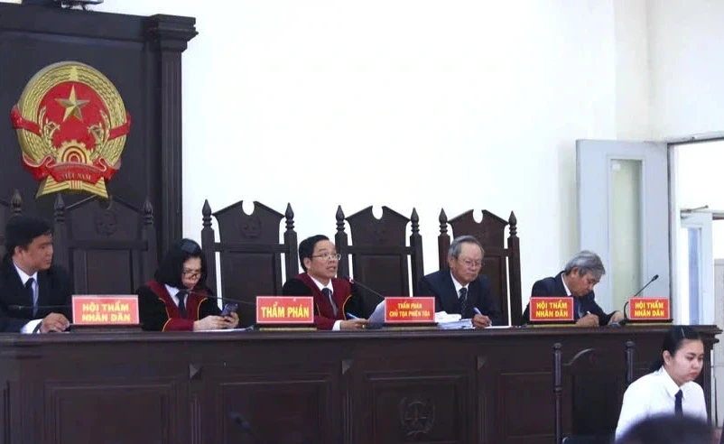Tây Ninh tuyên án vụ cướp tiệm vàng ở xã Cần Giuộc Tây Ninh tuyên án vụ cướp tiệm vàng ở xã Cần Giuộc