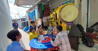 Thảm án ở Tây Ninh: Cha mẹ già nghẹn ngào đón thi thể con, cháu