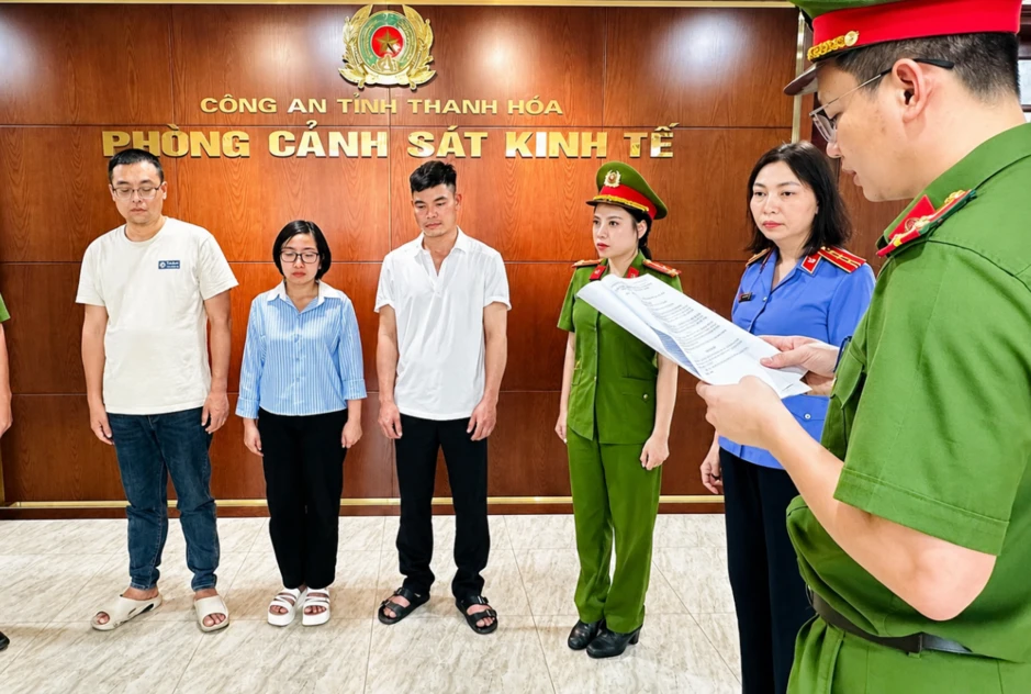 Thanh Hóa: Khởi tố vụ xả gần 6 triệu kg chất thải ở trang trại lợn Thanh Hóa: Khởi tố vụ xả gần 6 triệu kg chất thải ở trang trại lợn