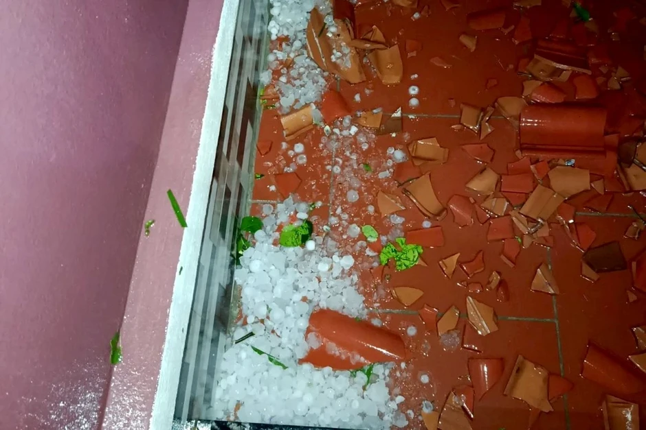 Thanh Hóa: Mưa đá, dông lốc xuất hiện bất thường Thanh Hóa: Mưa đá, dông lốc xuất hiện bất thường