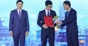 Thanh Hóa trao quyết định đầu tư, biên bản ghi nhớ cho 42 dự án trị giá gần 4 tỉ USD