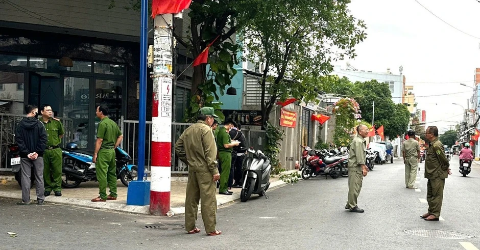 Thanh niên 22 tuổi tử vong sau khi rơi từ lầu cao ở TPHCM Thanh niên 22 tuổi tử vong sau khi rơi từ lầu cao ở TPHCM