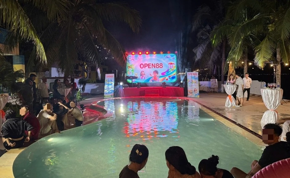 Thanh niên 27 tuổi thuê resort hạng sang, mời DJ để quảng cáo cờ bạc Thanh niên 27 tuổi thuê resort hạng sang, mời DJ để quảng cáo cờ bạc