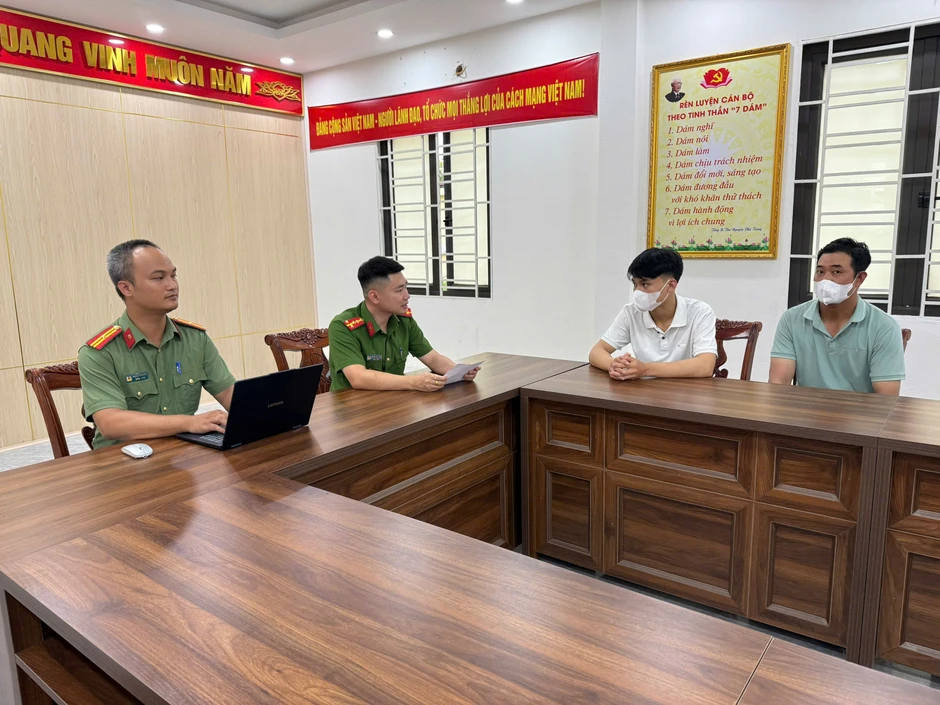 Thanh niên đăng ẩn danh clip bốc đầu và "ước bị công an bắt" lên Facebook Thanh niên đăng ẩn danh clip bốc đầu và "ước bị công an bắt" lên Facebook