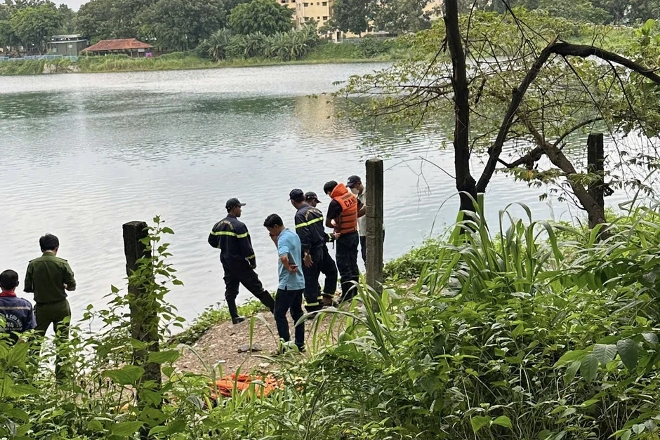 Thanh niên tử vong dưới hồ nước khu Đại học Quốc gia TPHCM Thanh niên tử vong dưới hồ nước khu Đại học Quốc gia TPHCM