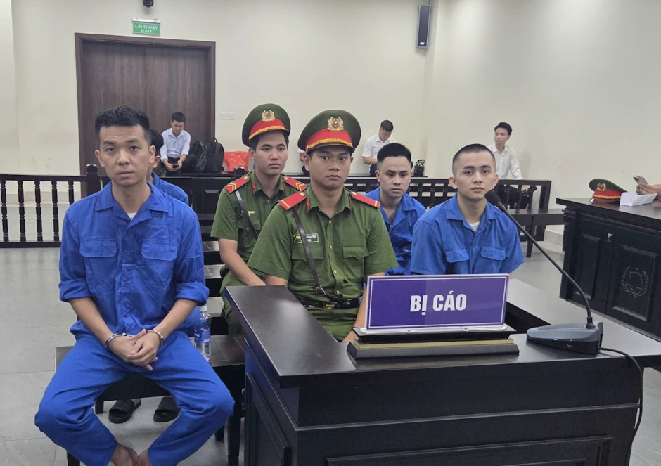 Thanh niên tuổi đôi mươi lĩnh 13 năm tù vì thuê 3 ô tô rồi đem bán Thanh niên tuổi đôi mươi lĩnh 13 năm tù vì thuê 3 ô tô rồi đem bán