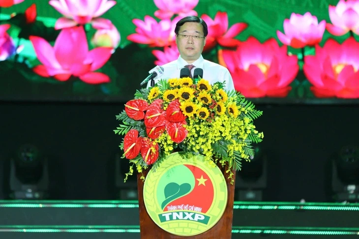 Thanh niên xung phong TP.HCM đón nhận Huân chương Lao động hạng nhất