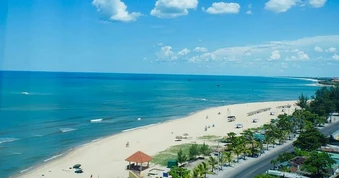 Thanh tra đề nghị Quảng Trị rà soát thuế của hộ kinh doanh bãi biển