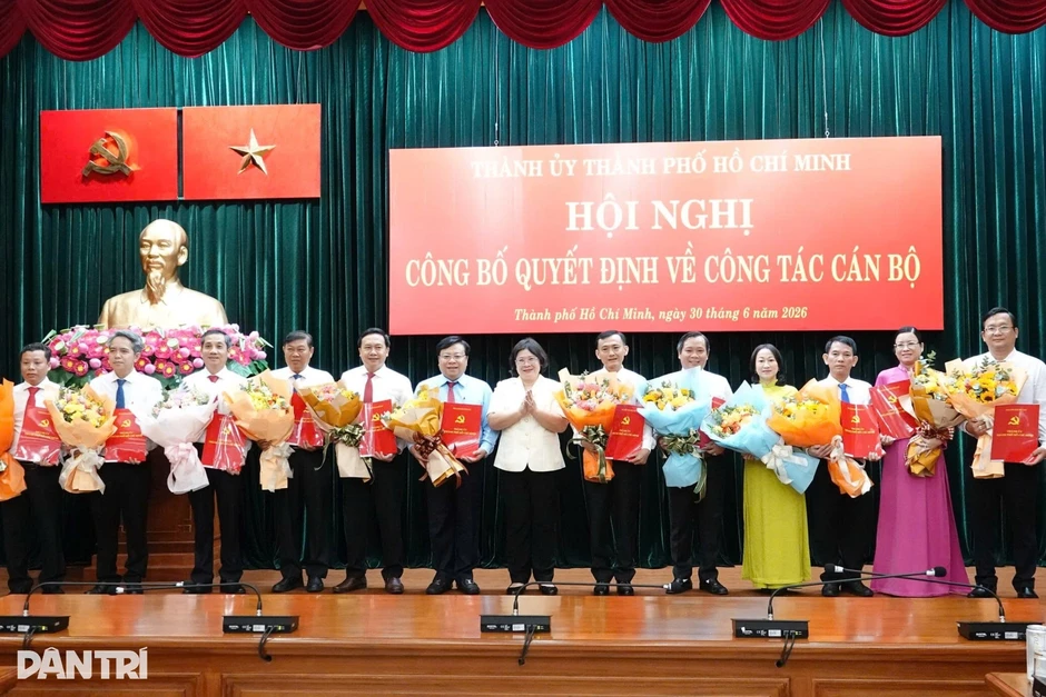Thành ủy TPHCM điều động nhiều lãnh đạo sở về phường, xã
