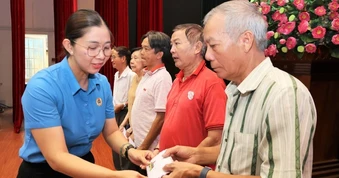 Thành ủy TPHCM ra chỉ thị mới về công tác giảm nghèo