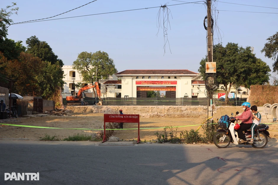 Tháo dỡ “bức tường ô nhục” do Pháp xây dựng năm 1884 trong Kinh thành Huế