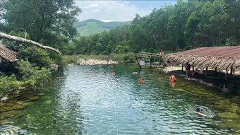 Tháo dỡ đập ngăn suối Khe Su, trả lại dòng chảy tự nhiên