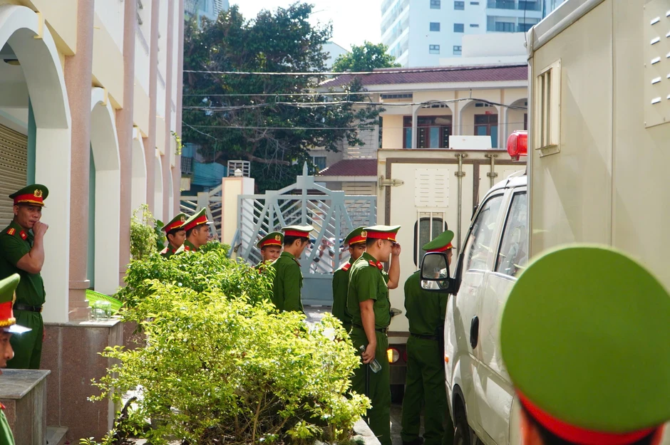 Thắt chặt an ninh tại phiên tòa xét xử vụ cướp ngân hàng ở Gia Lai