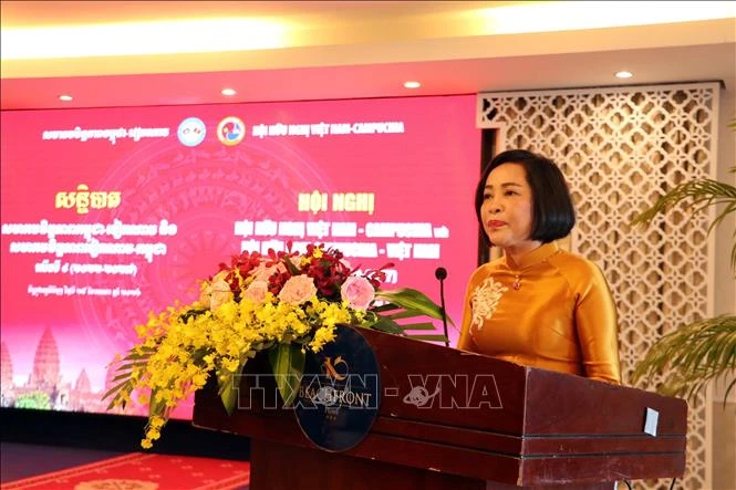 Thắt chặt tình hữu nghị Việt Nam - Campuchia Thắt chặt tình hữu nghị Việt Nam - Campuchia