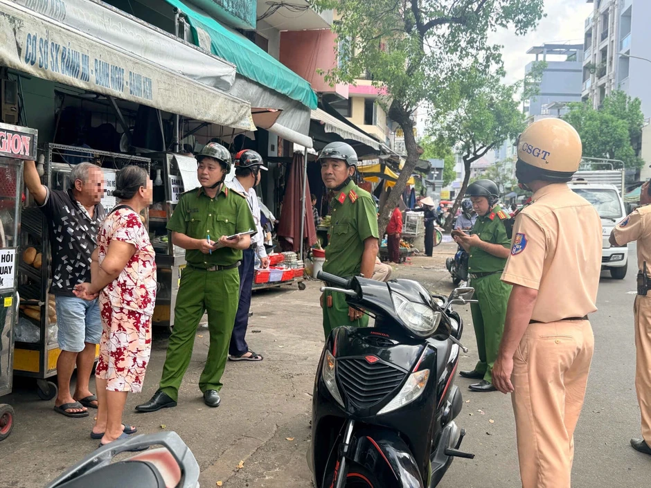 Thấu tình đạt lý khi xử lý lấn chiếm vỉa hè Thấu tình đạt lý khi xử lý lấn chiếm vỉa hè