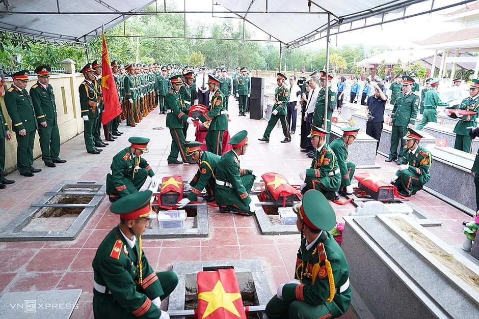 Thêm hai hài cốt liệt sĩ được tìm thấy tại hang Đá Sập
