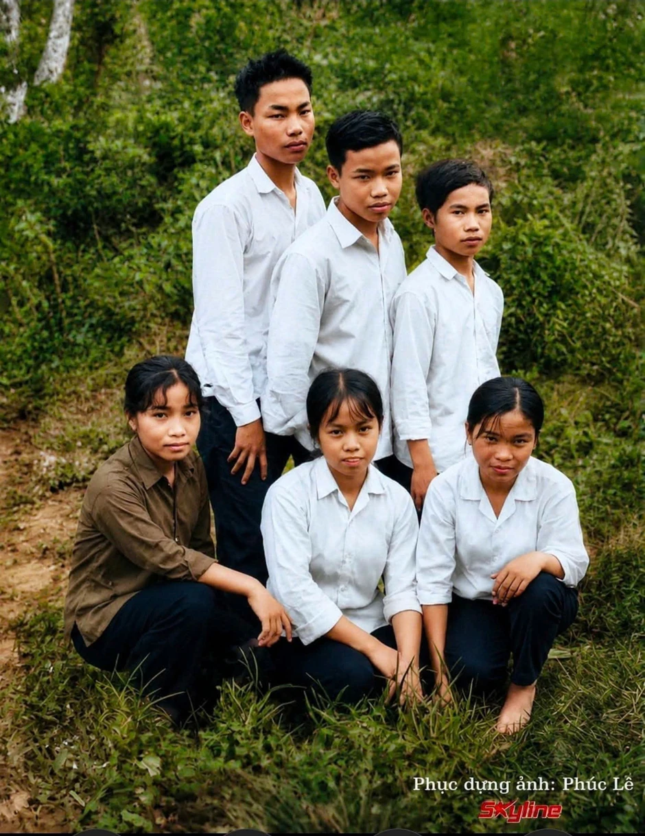 Thêm manh mối về liệt sĩ từ bức hình tìm thấy trong mộ tập thể ở Đồng Nai Thêm manh mối về liệt sĩ từ bức hình tìm thấy trong mộ tập thể ở Đồng Nai