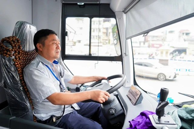 Thêm nhiều xe buýt điện lăn bánh trên đường phố Hà Nội, gồm những tuyến nào? Thêm nhiều xe buýt điện lăn bánh trên đường phố Hà Nội, gồm những tuyến nào?