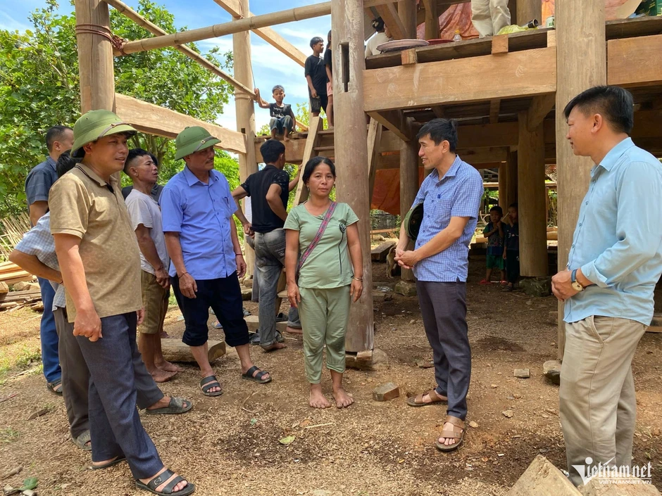 Theo Đảng để giữ cho bản làng yên ổn, con cháu có tương lai Theo Đảng để giữ cho bản làng yên ổn, con cháu có tương lai