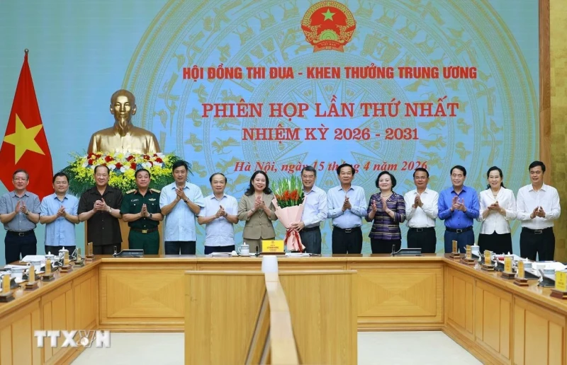 Thi đua-khen thưởng phải gắn chặt với mục tiêu tăng trưởng 2 con số Thi đua-khen thưởng phải gắn chặt với mục tiêu tăng trưởng 2 con số