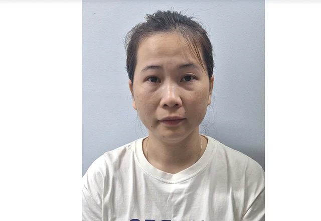 Thi hành lệnh bắt tạm giam cựu nhân viên ngân hàng Trần Thị Cẩm Hoa SN 1990