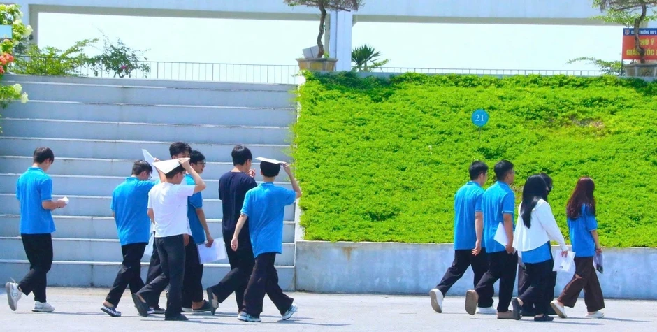 Thi lại tốt nghiệp, chỉ 1 thí chuyên Tuyên Quang chạm mốc 9,5 điểm toán